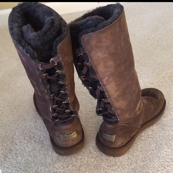 UGG Roseberry tall boot with lace detail size 7 - Picture 2 of 6